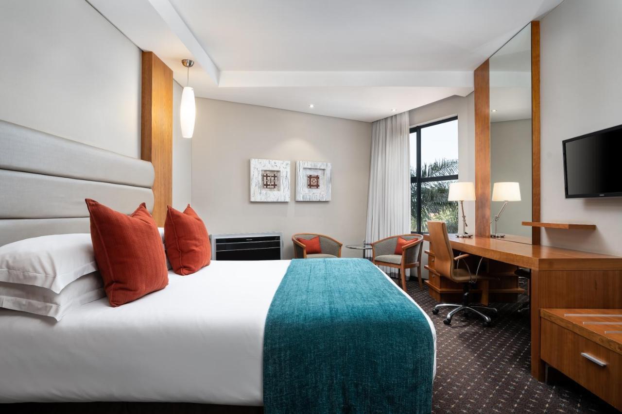 Premier O.r. Tambo Hotel